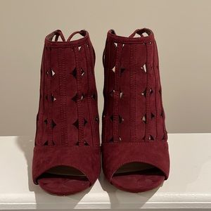 Shoe Dazzle Open Toe Strap Ankle Booties